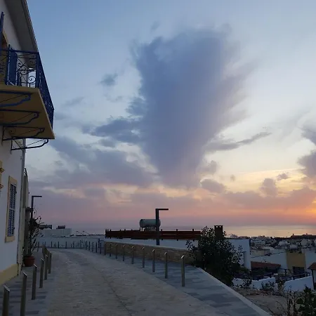 Town With Panoramic Seaview דירה פאפוס